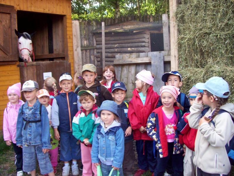 Děti z MŠ na farmě v Kozárovicích